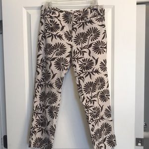 Really pretty printed Capri pants